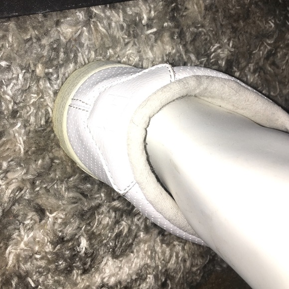 DC Villan Slip On Leather Skate Shoes - Picture 4 of 5